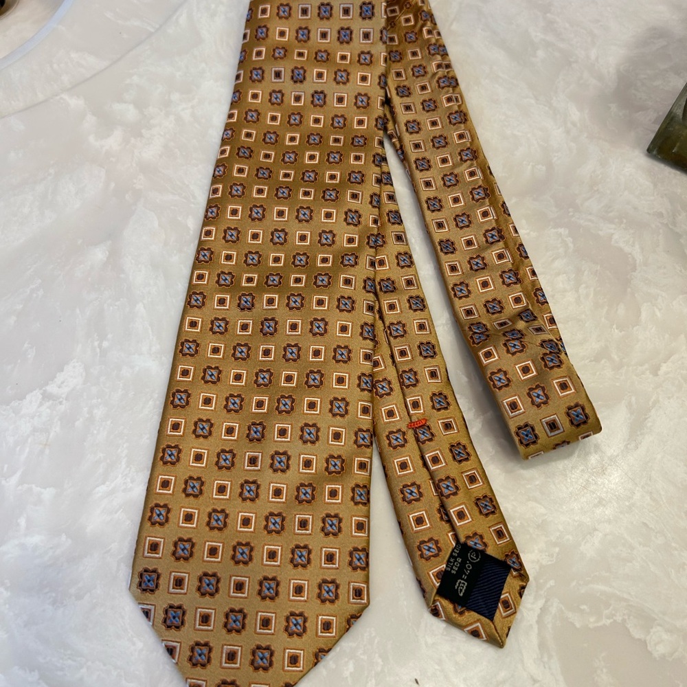 Ermenegildo Zegna Luxurious Silk Geometric Patterned Tie - Gold & Blue, Italian - Picture 9 of 13